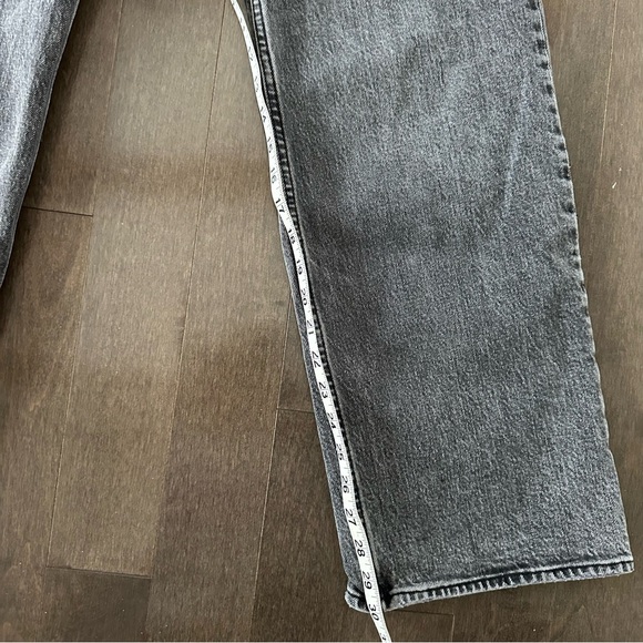 Abercrombie & Fitch Women's The 90"s Relaxed High Rise Jean Faded Black Size 8R - Picture 6 of 8